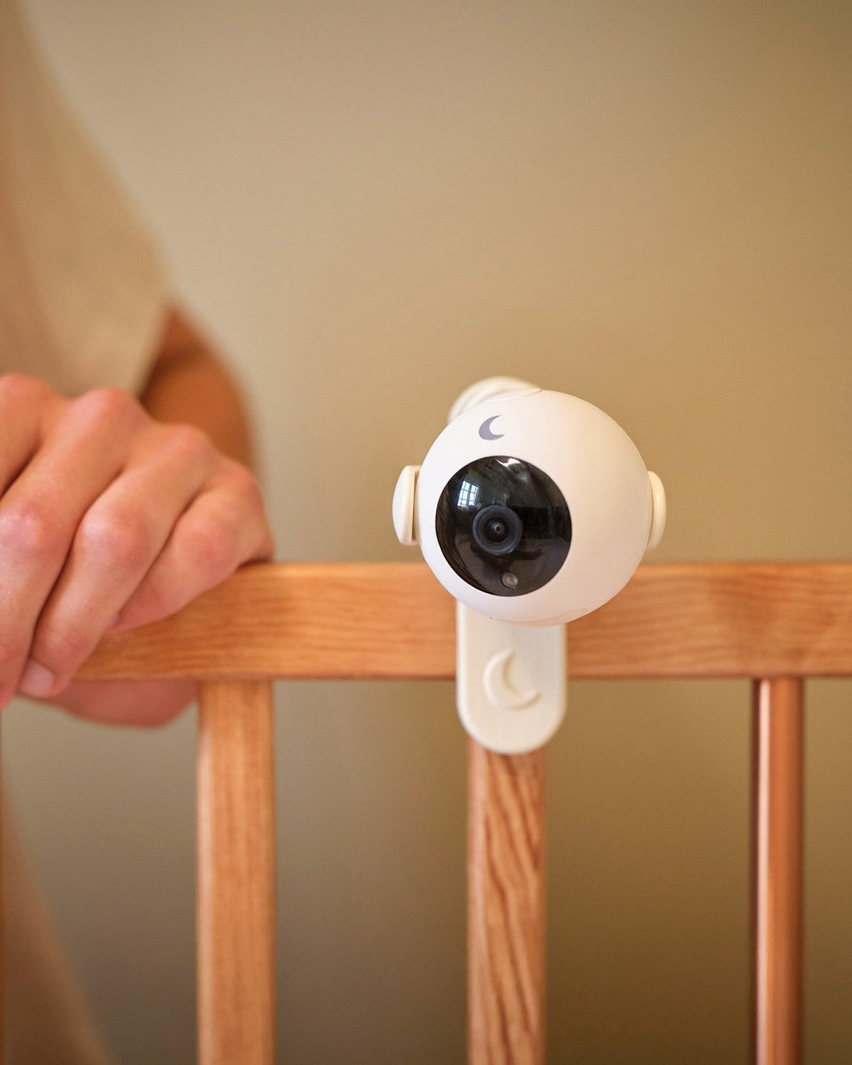 Moonboon Intelligent Baby Monitor with Wall mounting